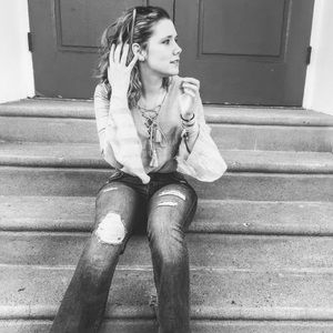 Meet your Posher, Dakota